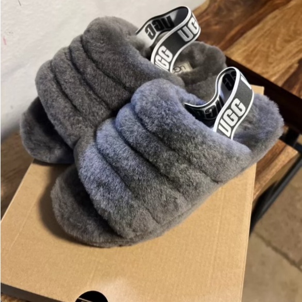 Brand new size 5 women’s UGGS
